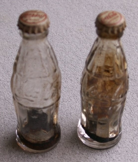 2 x Mini Coca Cola kleine flesje  uit de vijftiger jaren, Ophalen of Verzenden, Zo goed als nieuw