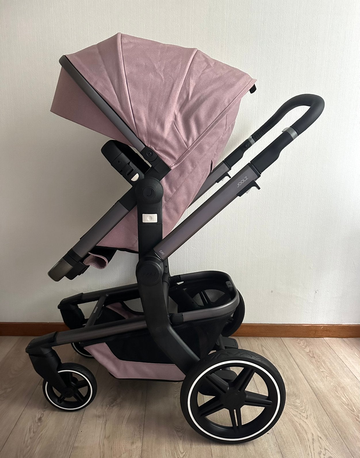 Joolz Day+ Pink buggy