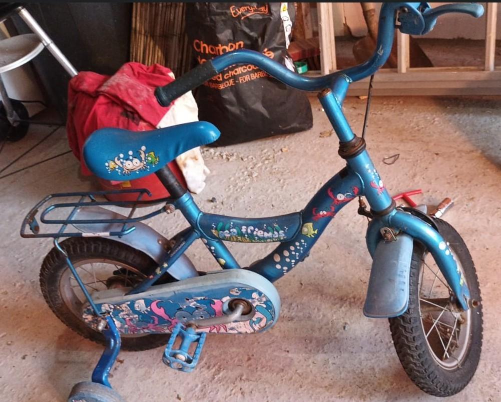 Vélo pour enfants avec roues d'entraînement, Enlèvement, Utilisé, Stabilisateurs