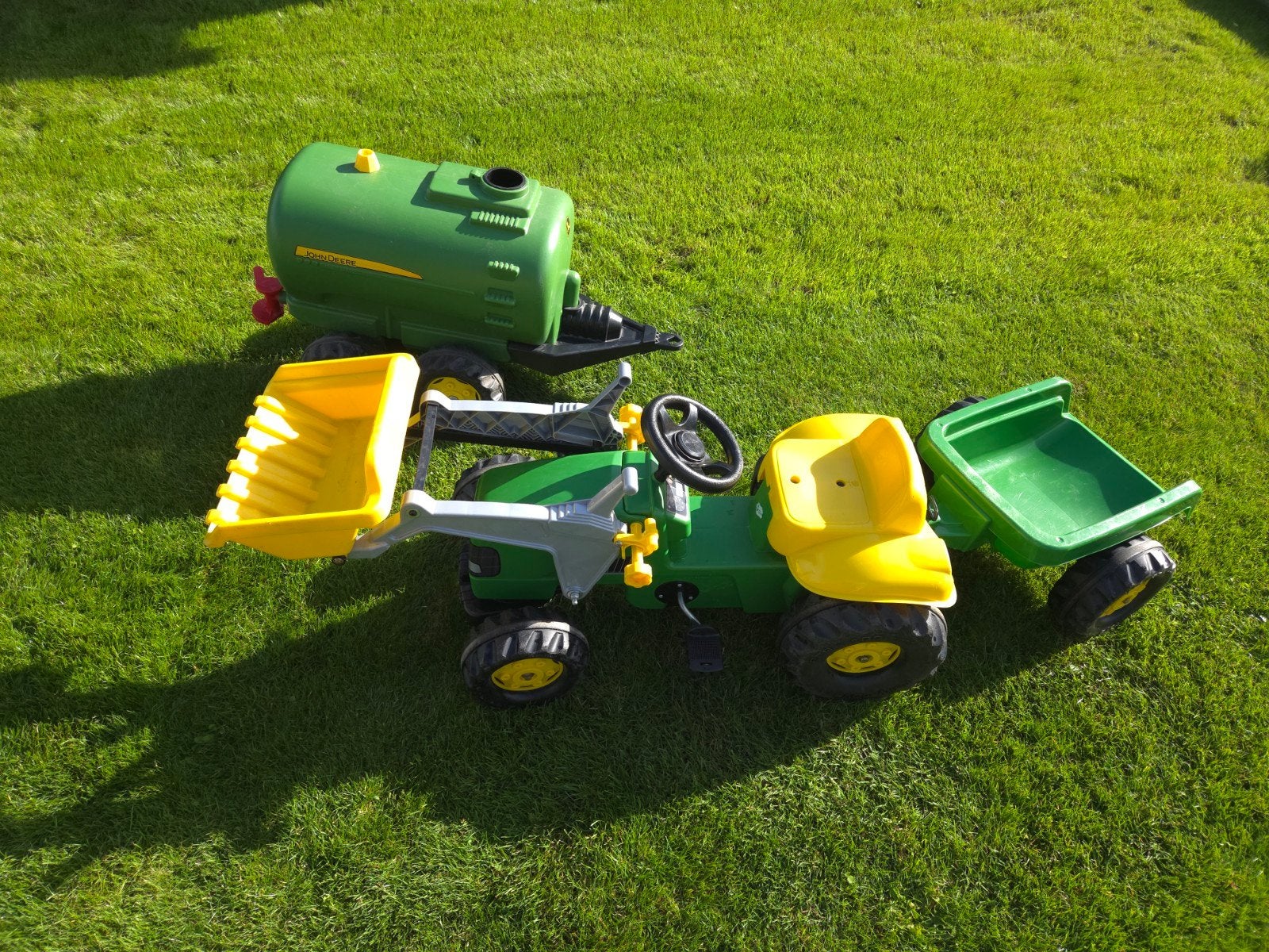 traktor met aanhanger. gratis tankwagen, Enlèvement
