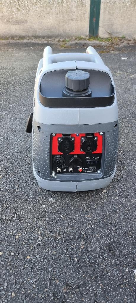 Groupe Electrogène B&S P2200, Doe-het-zelf en Bouw, Aggregaten, Ophalen, Benzine, Zo goed als nieuw, Geluidgedempt