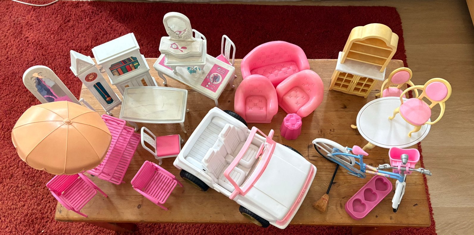 Lot de meubles barbie et blue box, Enfants & Bébés, Jouets | My Little Pony, Utilisé, Enlèvement