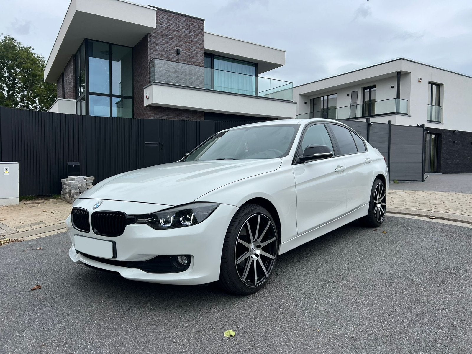 BMW316i, 100 kW, 4 cilinders, 1600 cc, Wit