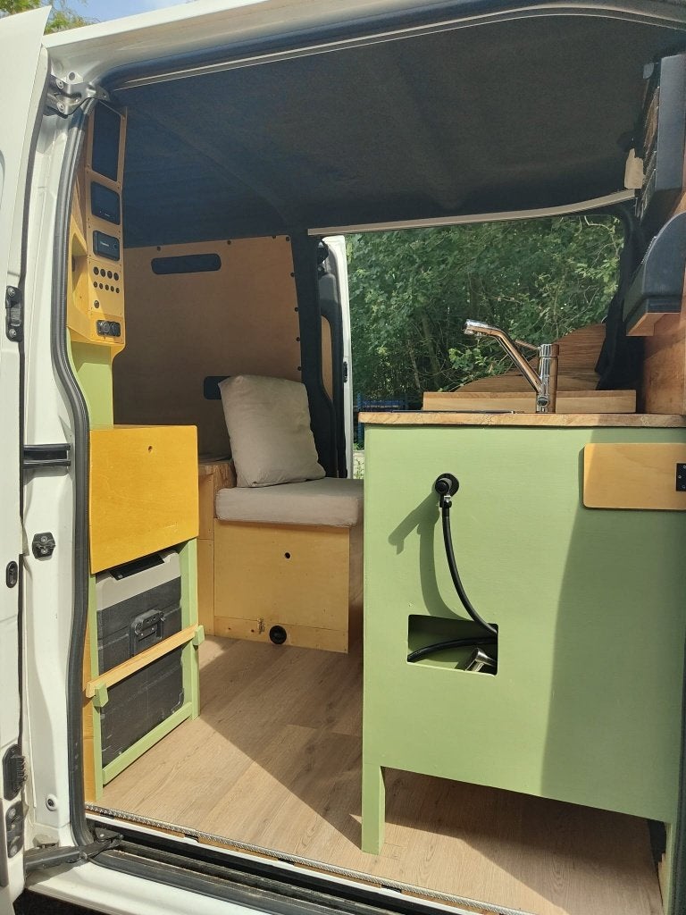 Luxe Campervan Offgrid/Stealth - 50d km, Caravanes & Camping, Camping-cars, Entreprise, jusqu'à 3, Modèle Bus ou Fourgon aménagé