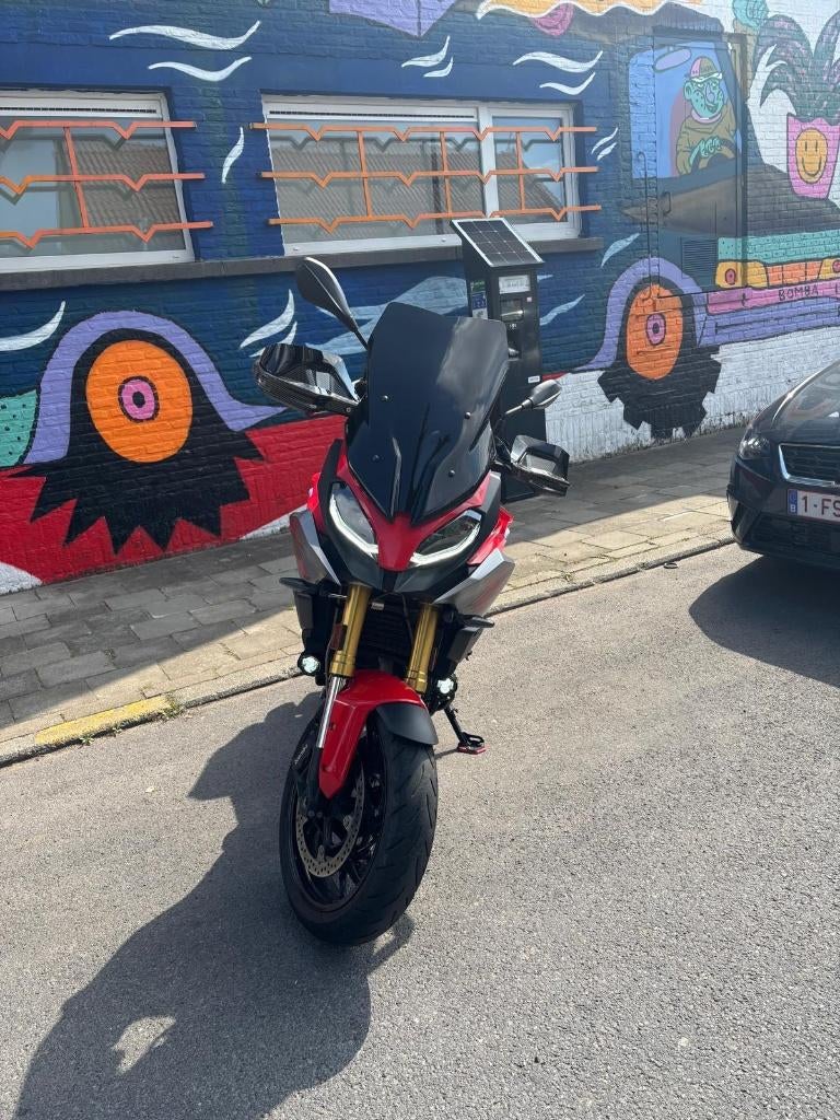 BMW F900XR 2021 — Volledige opties — Red Racing te koop, Motoren, 2 cilinders, Occasion, Motorrijbewijs A, Handvatverwarming