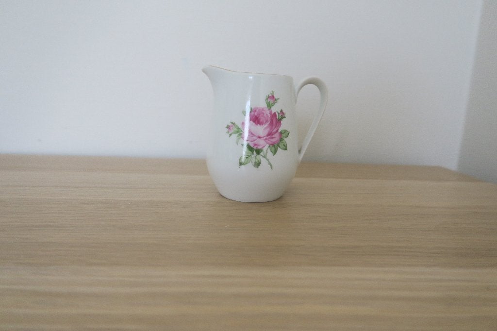 Vintage porseleinen melkkannetje, Antiek en Kunst, Ophalen of Verzenden