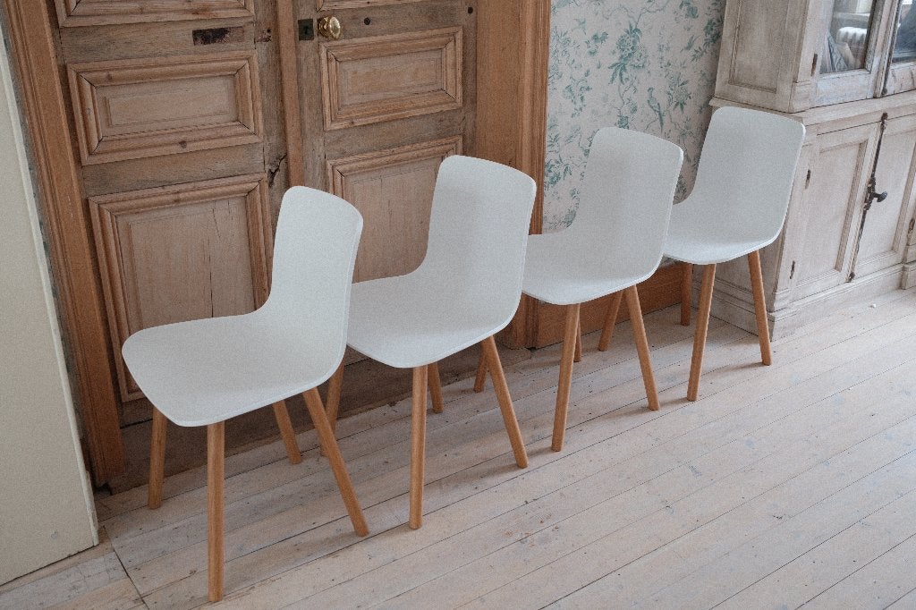 Vitra HAL Wood stoelen wit/eiken - set van 4, Comme neuf, Enlèvement, Quatre, Bois