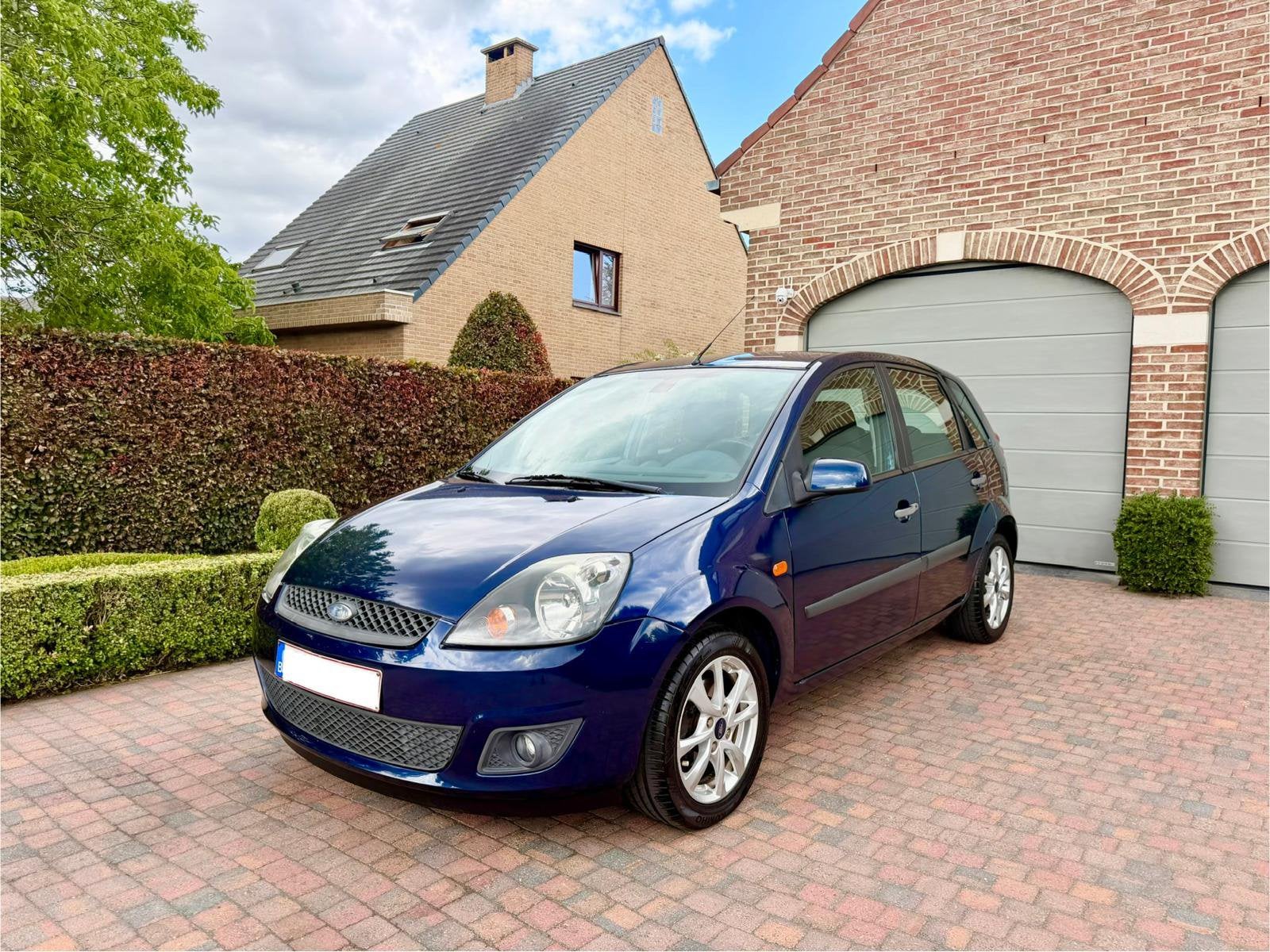 Ford fiesta 1.3i Ghia, Autos, Rétroviseurs électriques, Boîte manuelle, Bleu, 5 portes