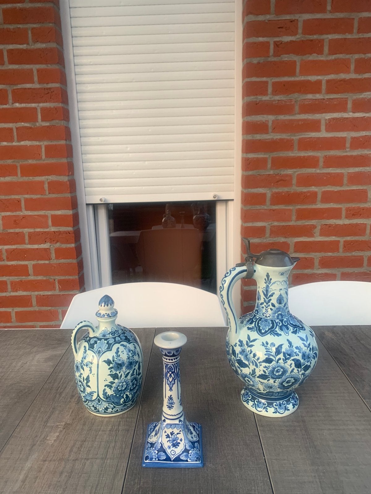 Vases de Delft, Enlèvement