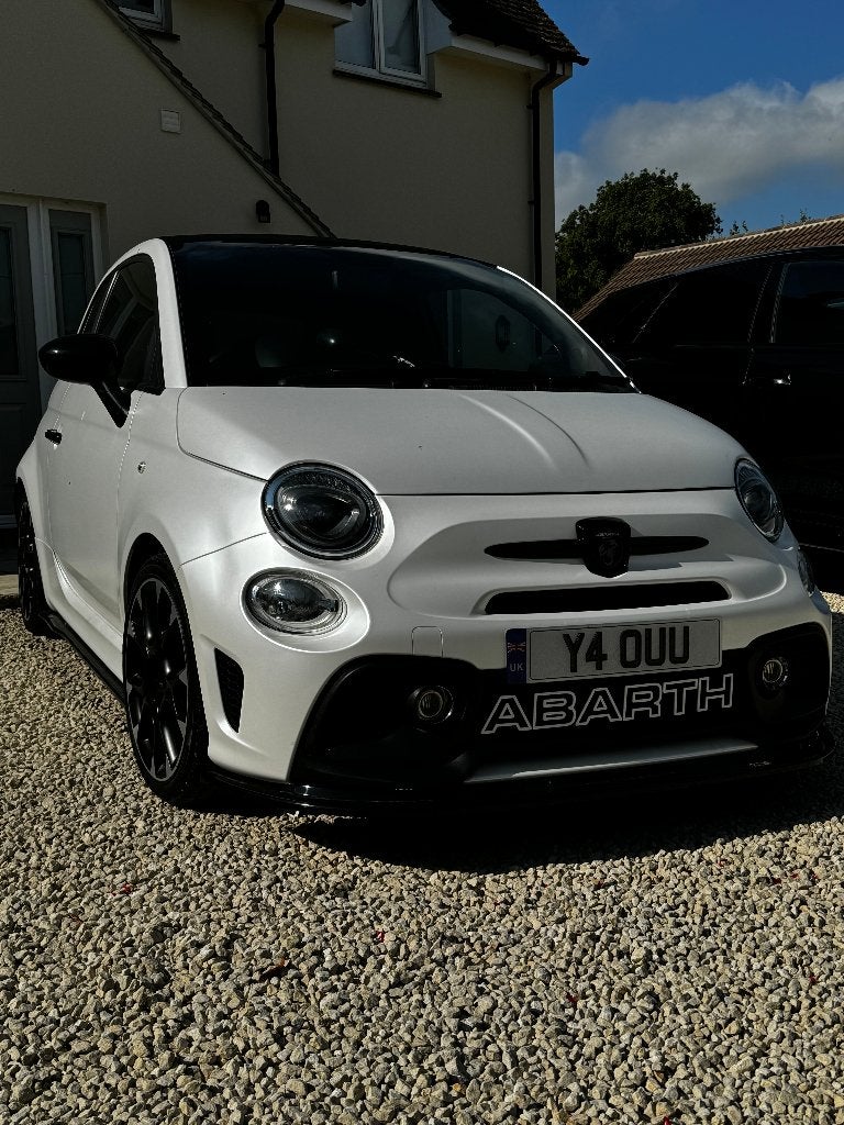ABARTH 595 CONVERTIBLE (RHD) ONLY 37,000 miles, Autos, Achat, Cabriolet, Noir, Particulier