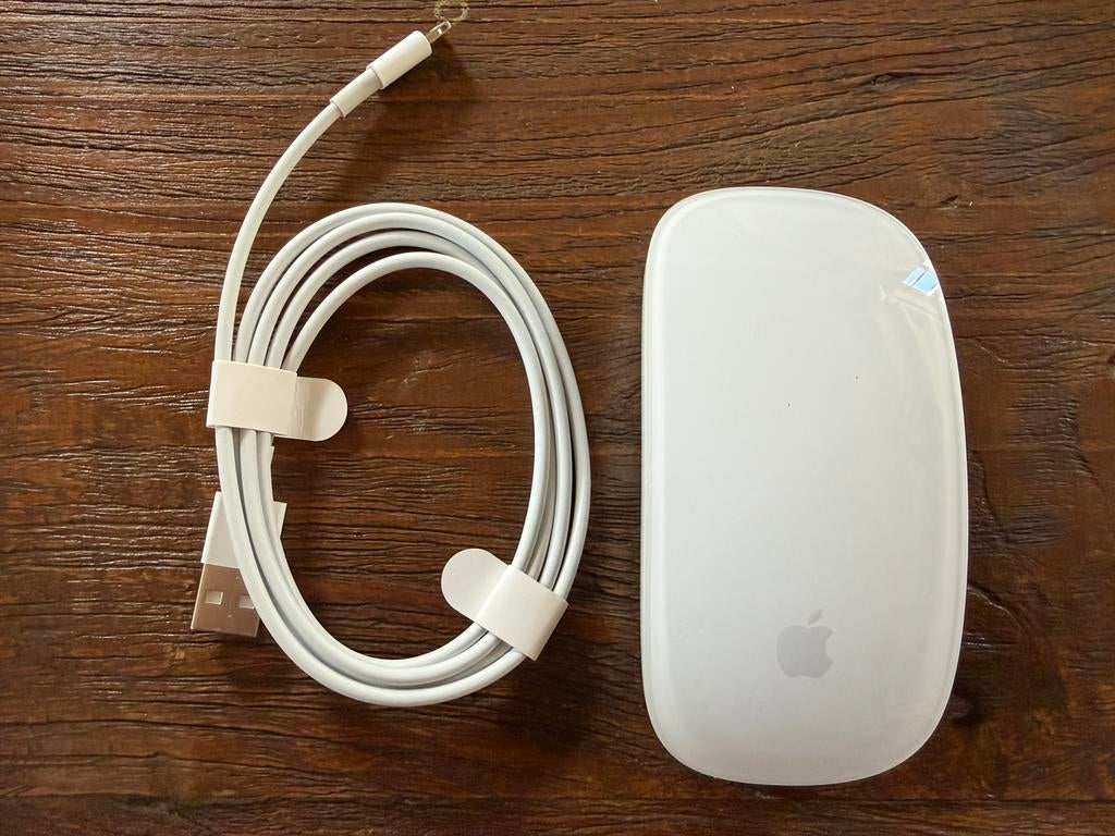 Apple Magic Mouse 2 A1657 verkeert in een zeer goede staat, Informatique & Logiciels, Souris, Enlèvement ou Envoi, Comme neuf