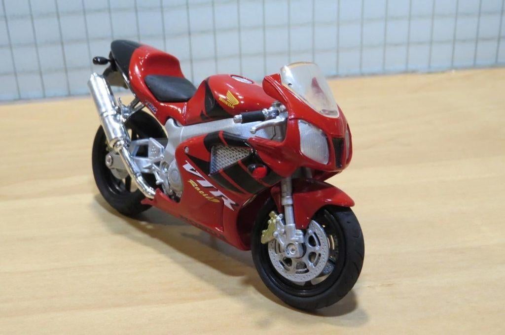 Honda VTR1000 SP1 SP-1 1:18 los, Ophalen of Verzenden, Zo goed als nieuw, Motor, Maisto