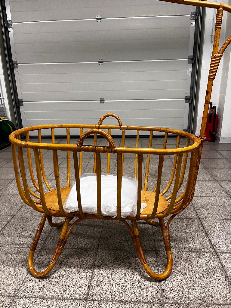 Wieg in rotan, Ophalen, Gebruikt