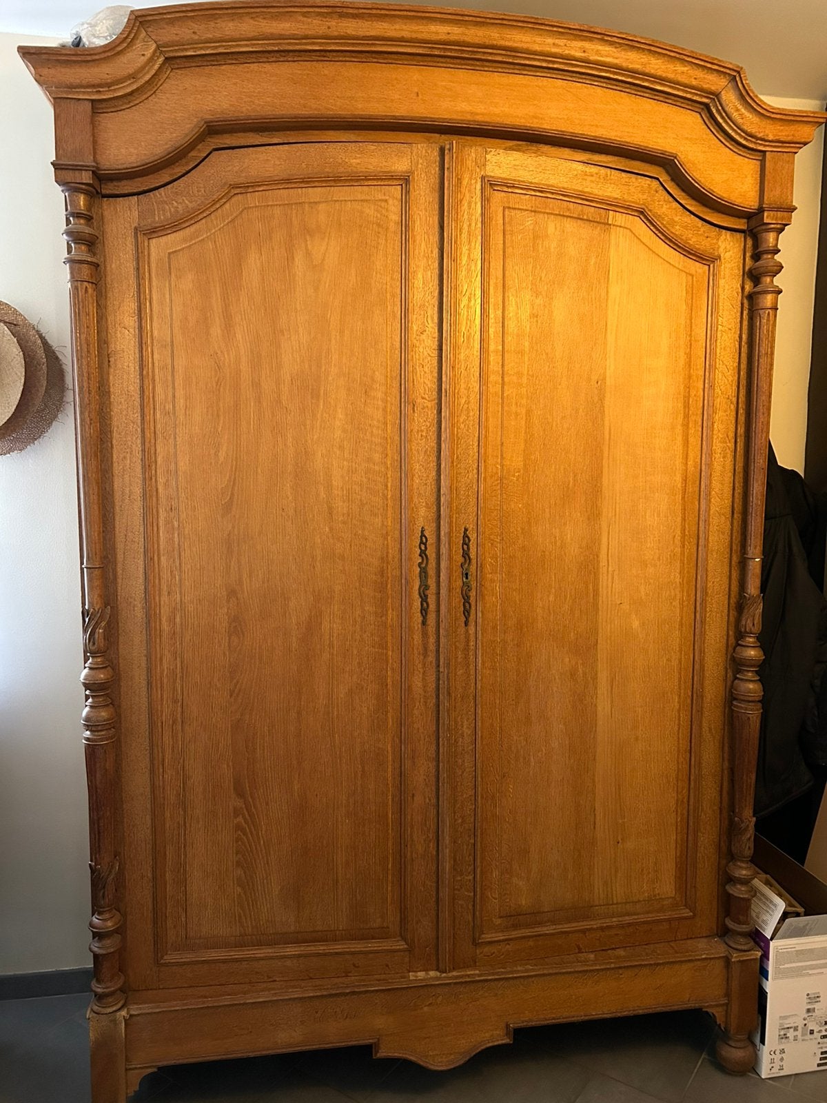 Armoire de type Victorienne en Chene, Antiquités & Art, Enlèvement