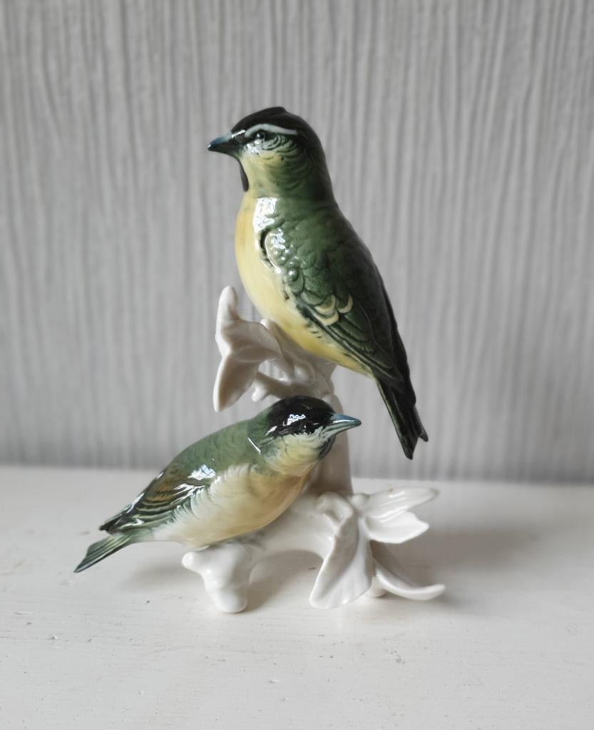 Porcelaine Karl Ens, deux barmaids modèle 7451 perfect, Enlèvement ou Envoi