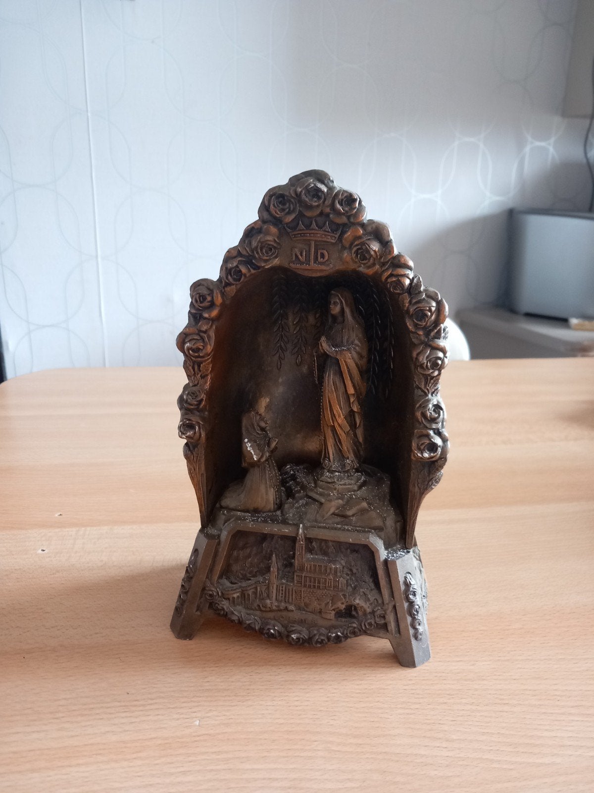 notre de dame de lourdes musical ancien, Enlèvement