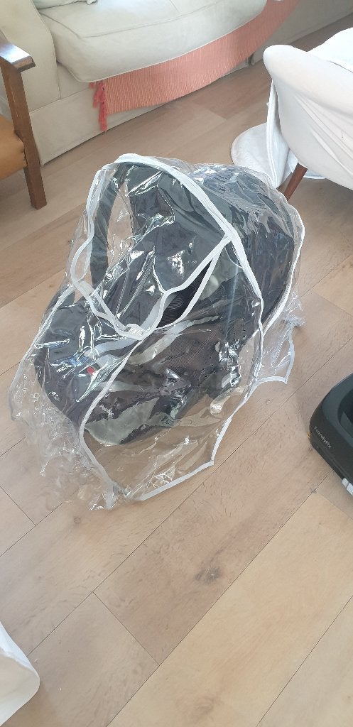 Maxi Cosi Pebble met regenkap en Familyfix, Ophalen, Gebruikt, Overige typen