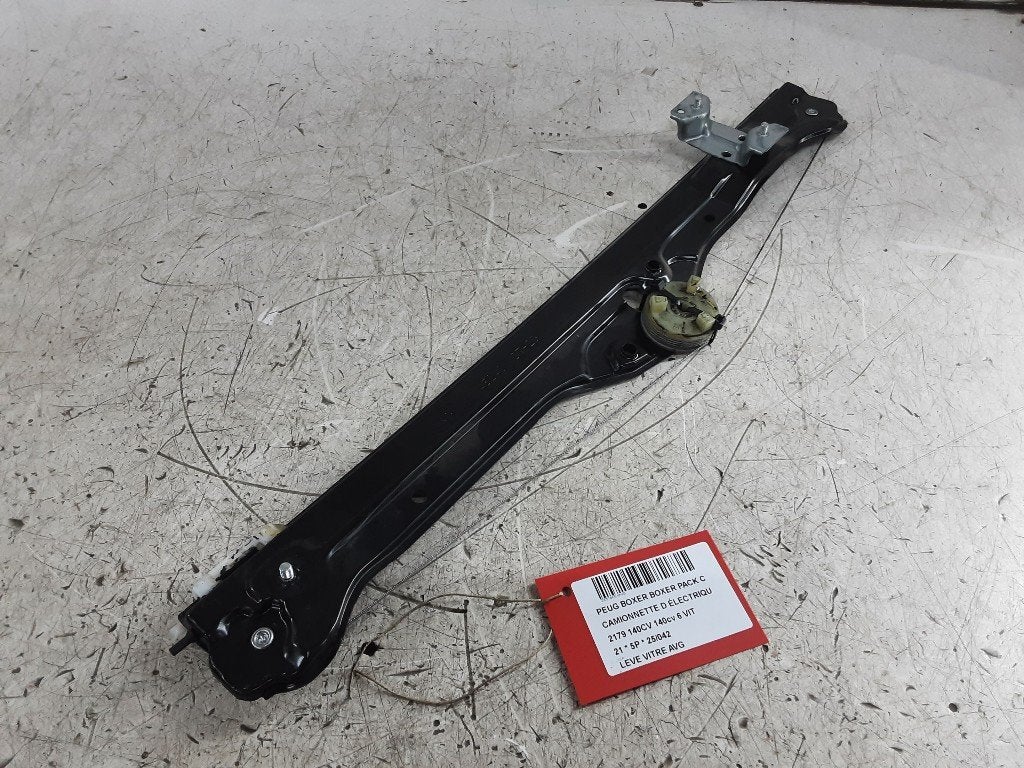 VITRE MECANISME AVANT GAUCHE Peugeot Boxer (U9) (452403720), Mevr. I. Hauben, Utilisé, Rue de l'Espoir 34 34
4030  GRIVEGNÉE, BE