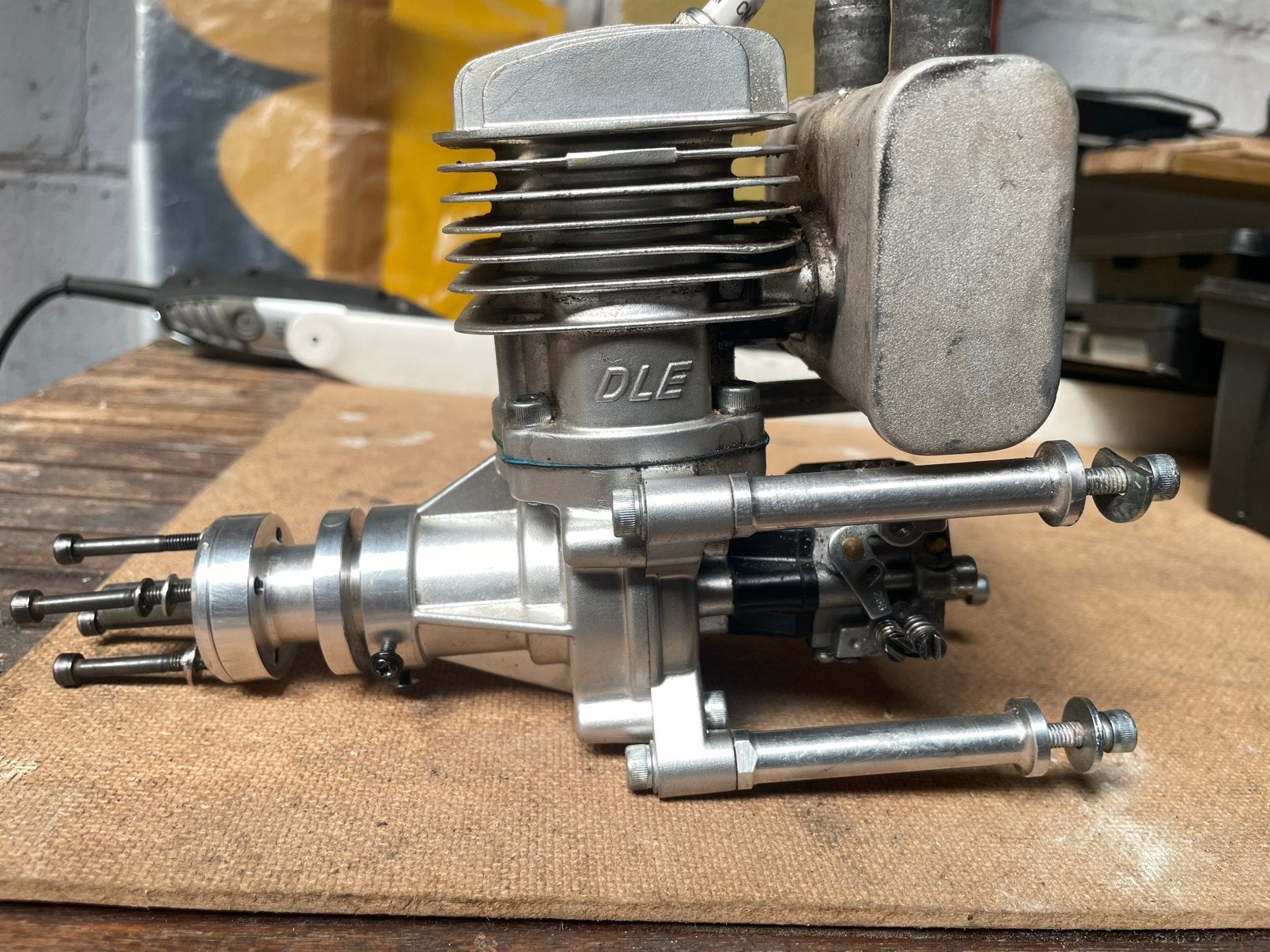 Moteur essence, Enlèvement, Comme neuf