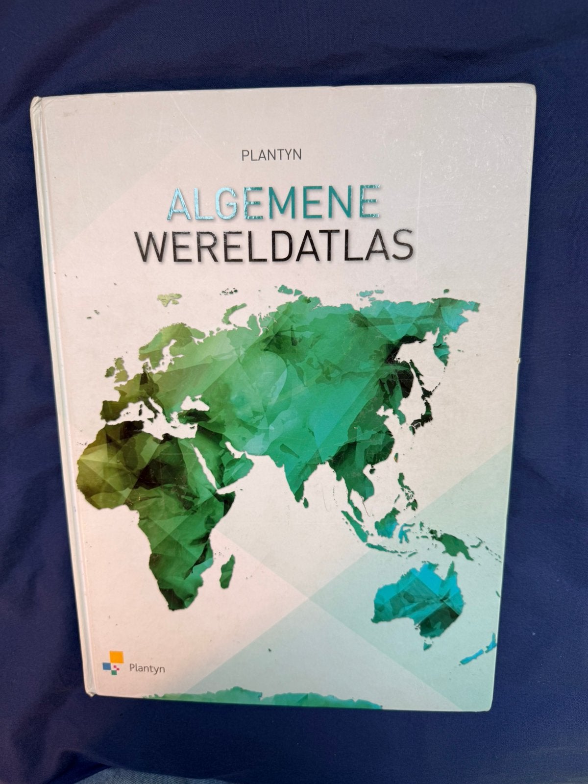Plantyn wereldatlas, Overige atlassen, 2000 tot heden, Ophalen of Verzenden, Zo goed als nieuw
