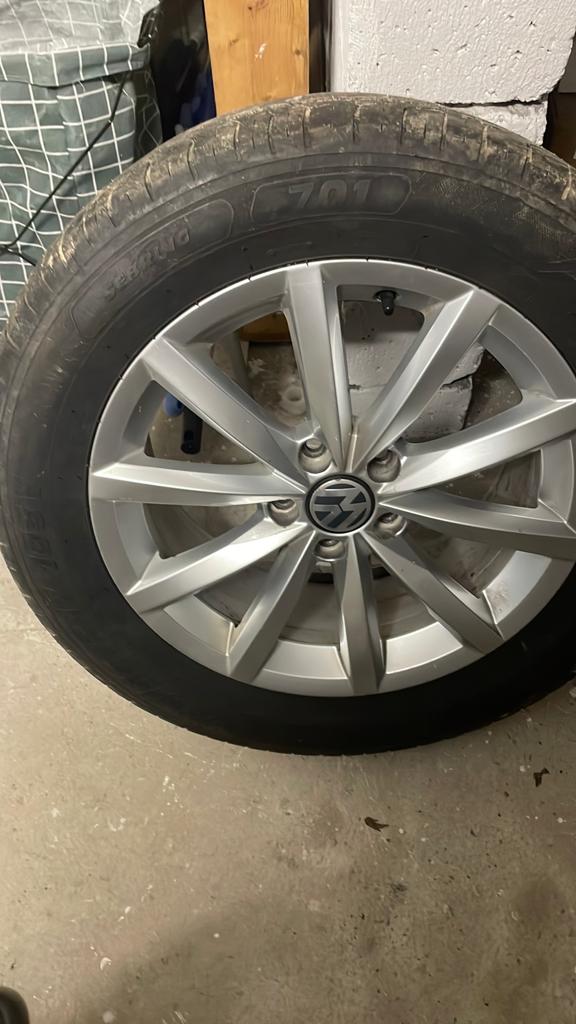 VW  golf Tiguan 17 inches velgen (Dijon), Ophalen, Band(en)