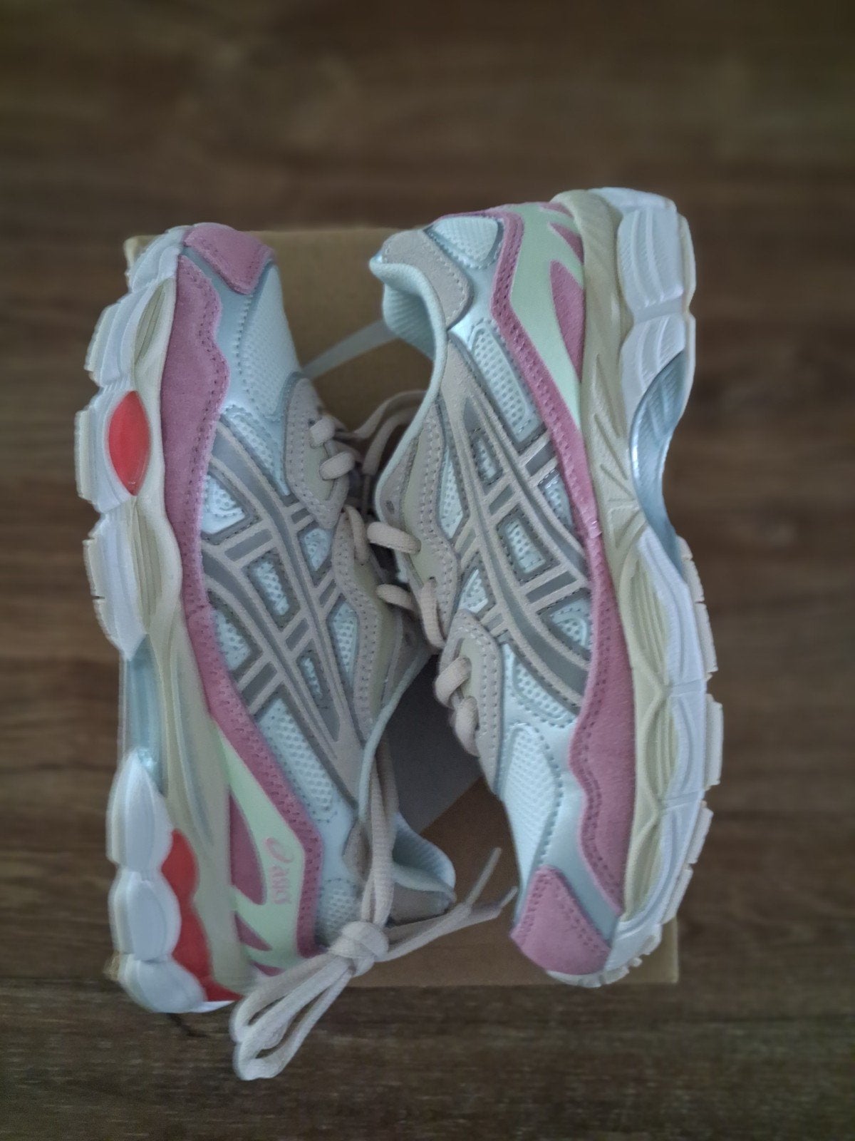Asics, Neuf, Enlèvement ou Envoi, Chaussures de course à pied, Autres sports