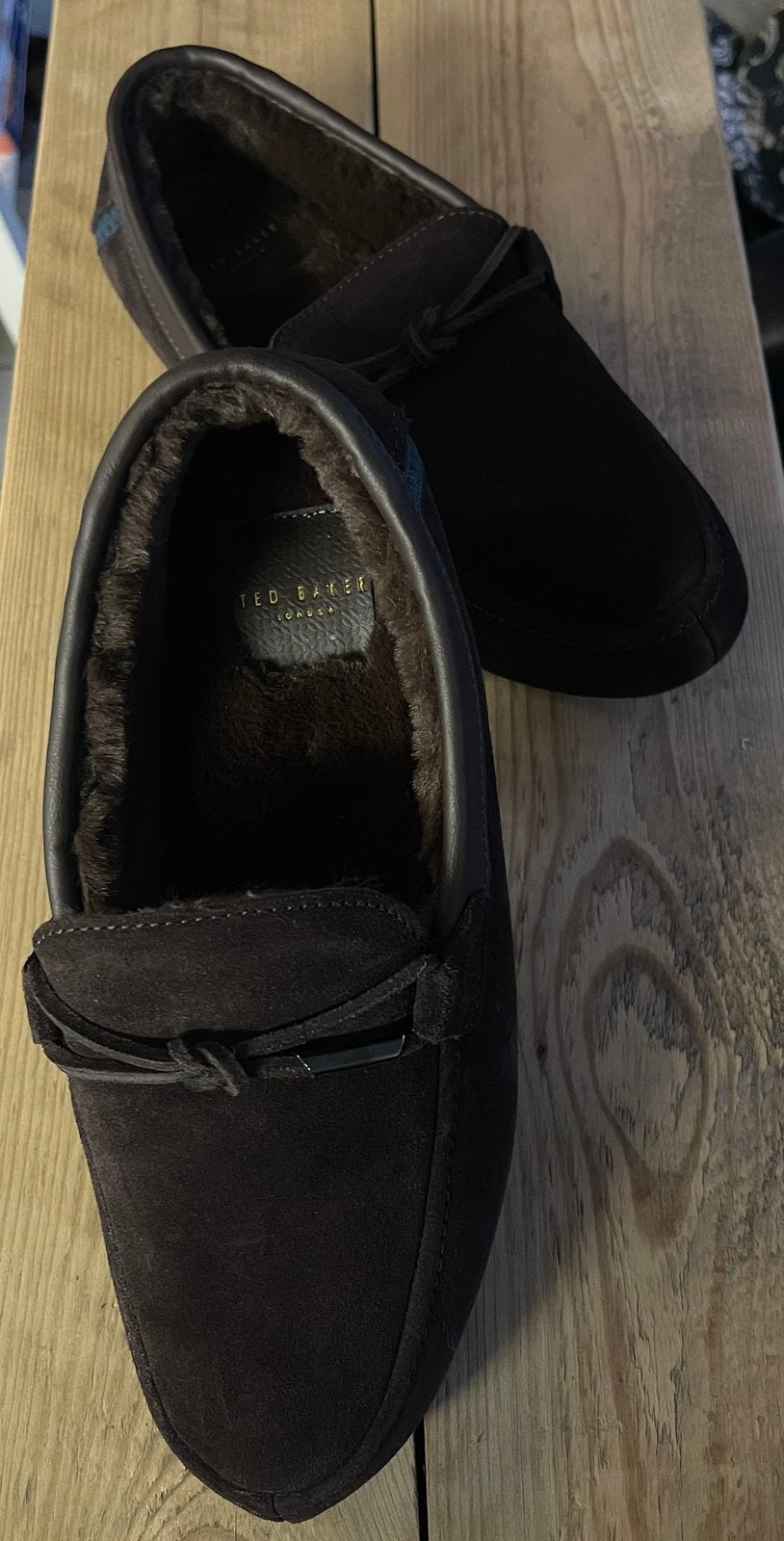 Ted Baker pantoffels mt 43, Vêtements | Hommes, Chaussures, Enlèvement ou Envoi, Comme neuf, Brun