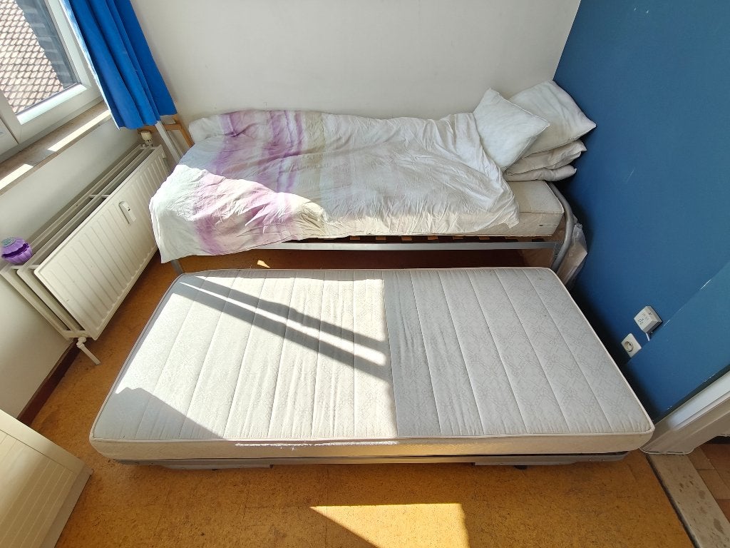 Bed met onderschuifbed, Ophalen, Gebruikt, 90 cm, Eenpersoons