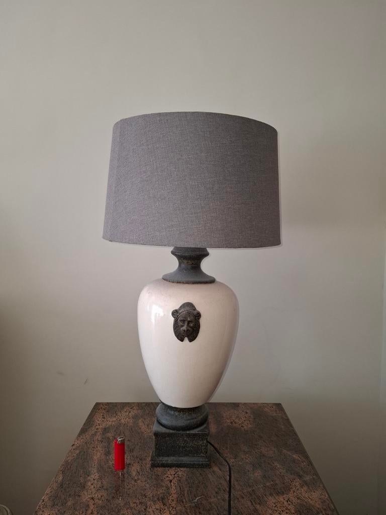 Grande lampe de table avec abat-jour gris–style contemporain, Enlèvement, Comme neuf, Crème, 50 cm ou plus