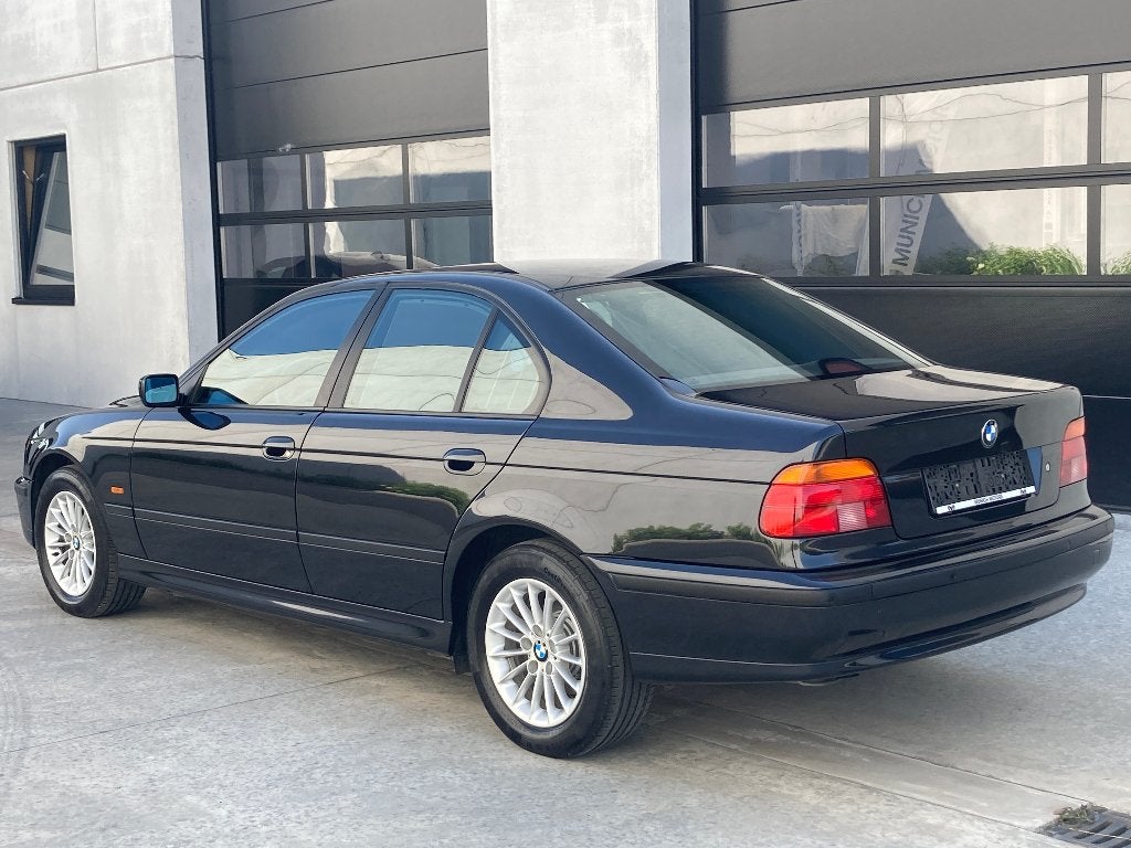 BMW 523i Aut/1 Propriétaire/Historique complet, Autos, BMW, 4 portes, Entreprise, https://public.car-pass.be/vhr/4e8a199c-57eb-41eb-ac4a-db965bd56fc6