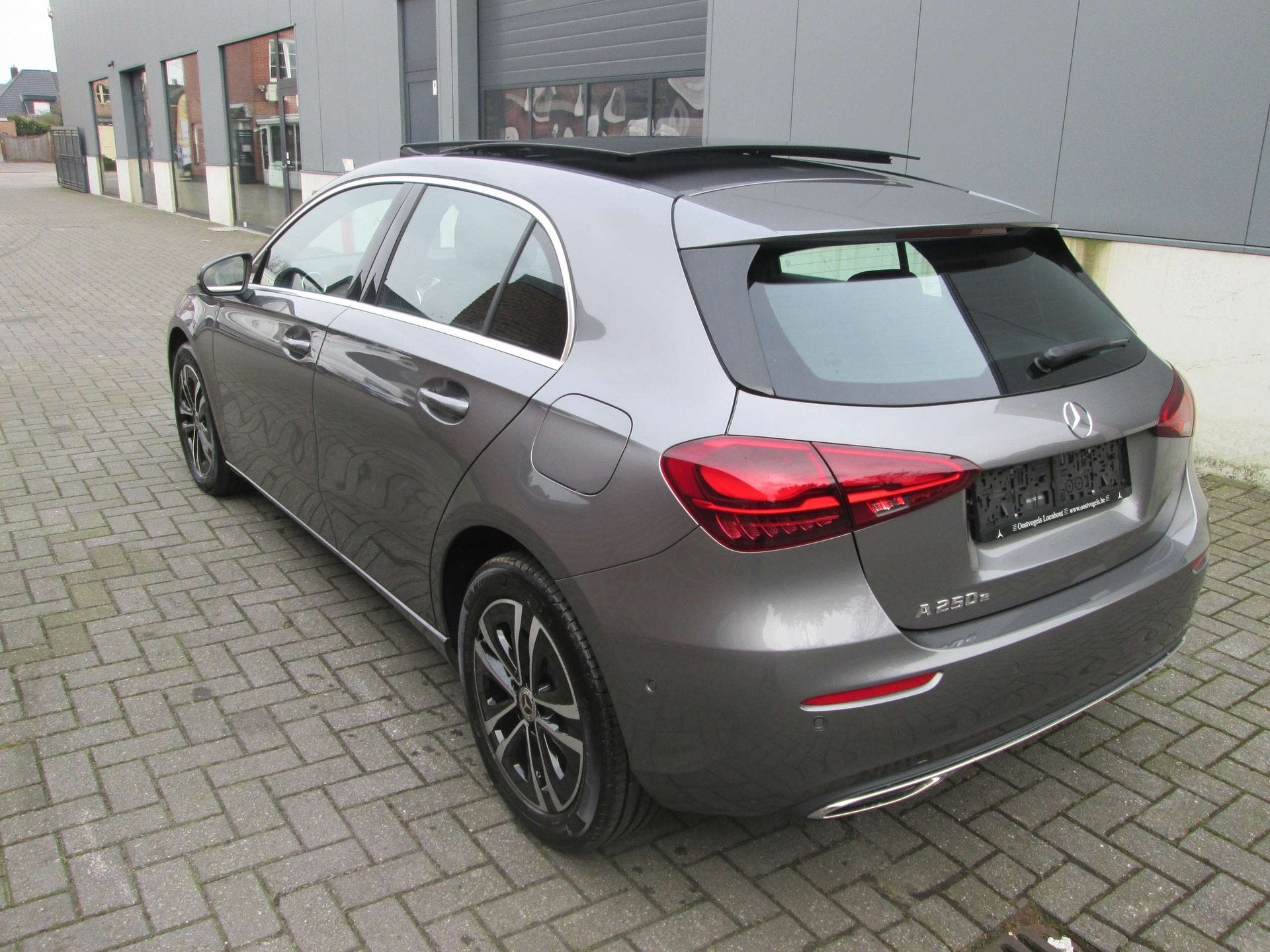 Mercedes-Benz A 250 E HYBRIDE PANO DISTRONIC 360° CAMERA, Auto's, Mercedes-Benz, Automaat, Gebruikt, 4 cilinders, Plug-in hybride