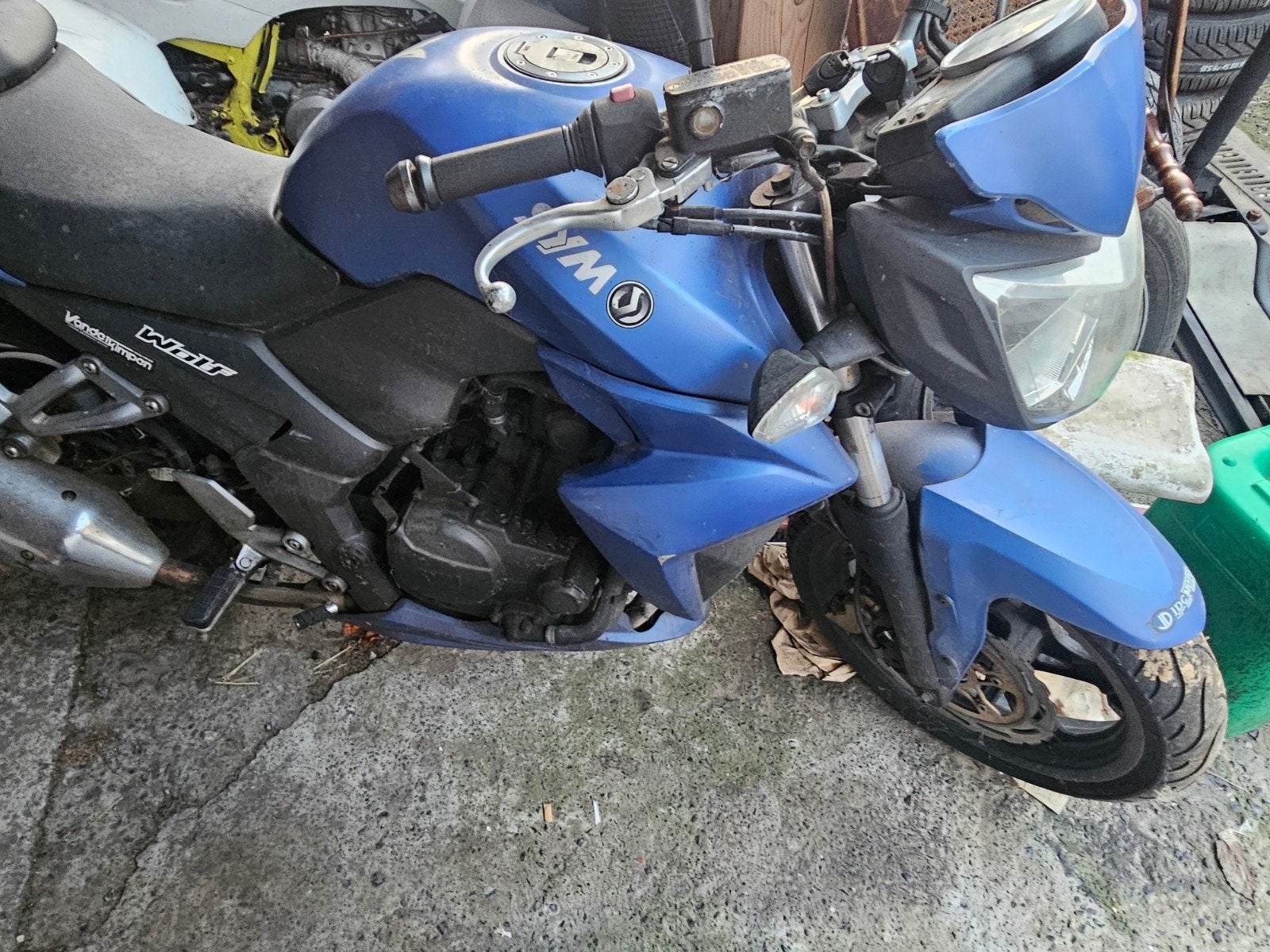 moto sym 250cc /1200€, Particulier