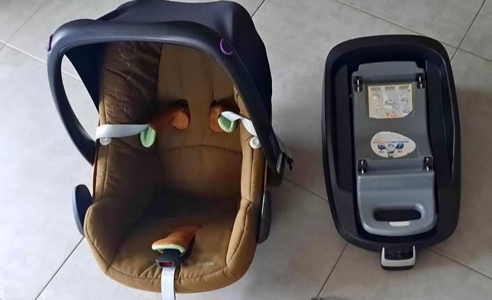 Siège auto Maxi Cosy, Enfants & Bébés, Sièges auto, Isofix, Enlèvement