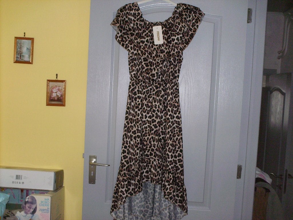 a vendre robe pour dame, Enlèvement ou Envoi, Neuf, Autres couleurs, Sous le genou
