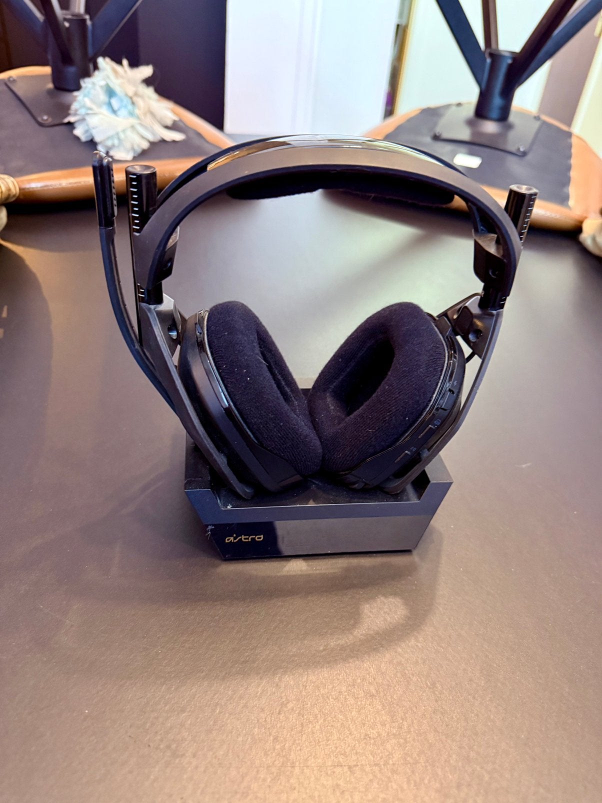 ASTRO A50 GEN 4 DRAADLOOS + BASISSTATION — PERFECTE STAAT, Computers en Software, Headsets, Ophalen, Zo goed als nieuw, Draadloos