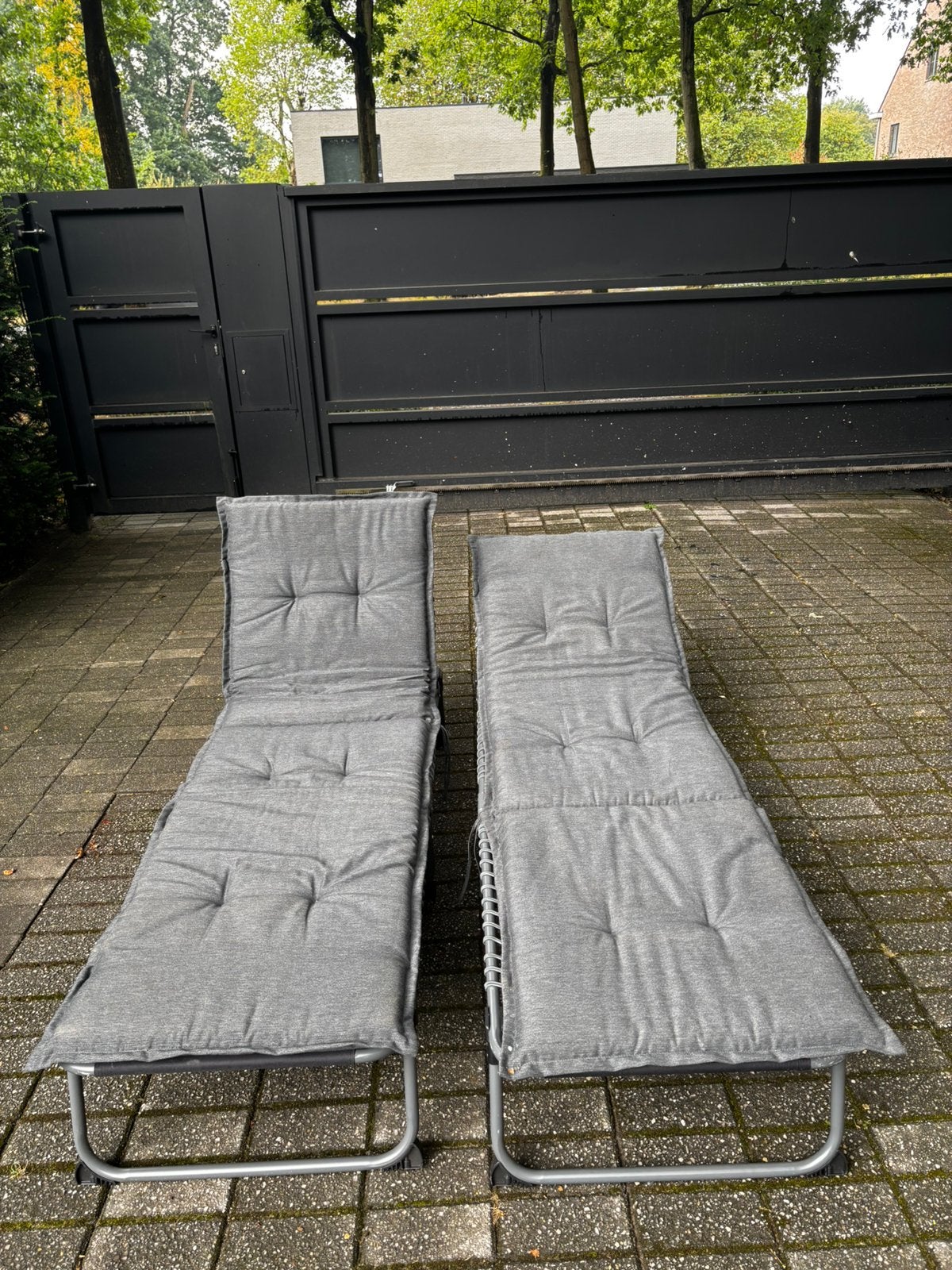 Ligbedden grijs JYSK, Tuin en Terras, Ligbedden, Ophalen, Zo goed als nieuw