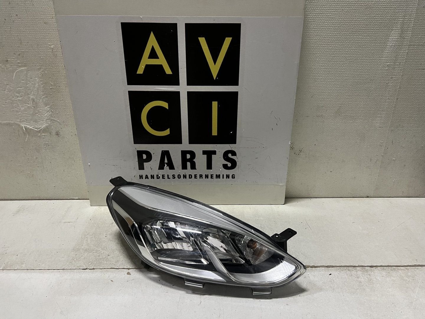 Koplamp Ford Fiesta MK8 origineel L1BB-13E014-AD Rechts, Auto-onderdelen, Gebruikt, -, -, Ophalen of Verzenden