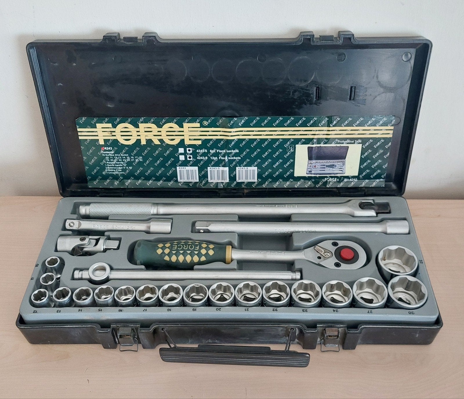 Force 4243 jeu de clés à douilles, Enlèvement ou Envoi, Comme neuf, Jeu d'outils, Autres marques