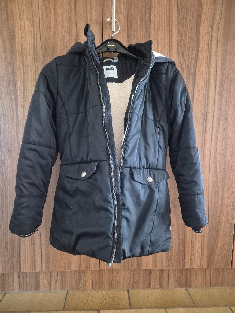 Zwarte winterjas met kap, Ophalen, Gebruikt, Okaïdi, Meisje