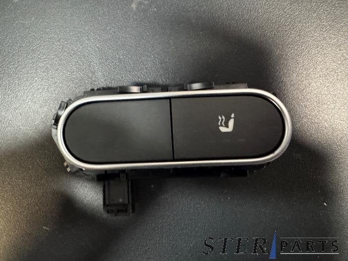 Commutateur chauffage siège d'un Mercedes GLB-Klasse, Autos : Pièces & Accessoires, 3 mois de garantie, Utilisé, -, -
