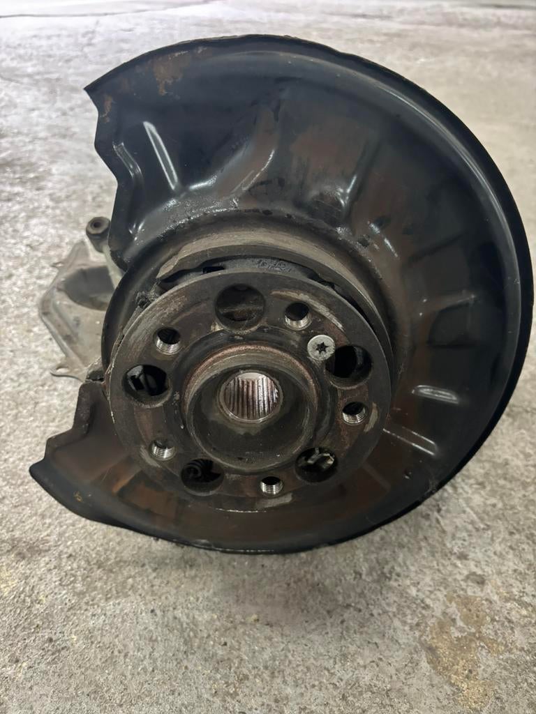 Moyeux gauche Mercedes W204 et W212, Enlèvement, Utilisé, Mercedes-Benz