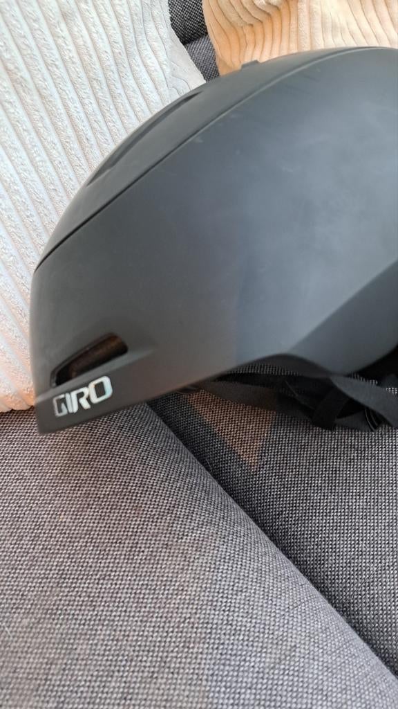 Giro camden helm, Ophalen, Zo goed als nieuw