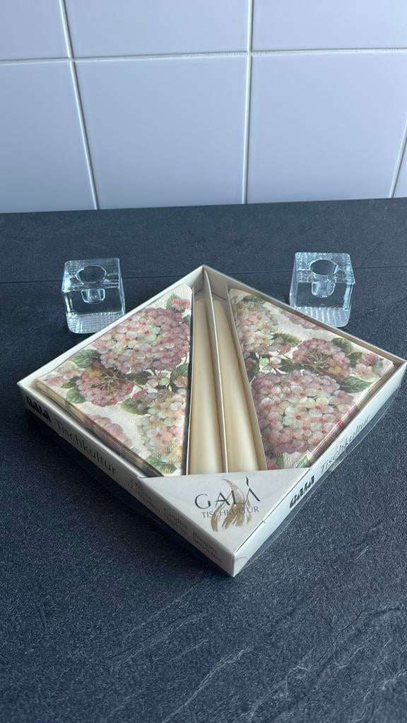 Geschenk doos kaarsen en kandelaars, Enlèvement ou Envoi, Comme neuf