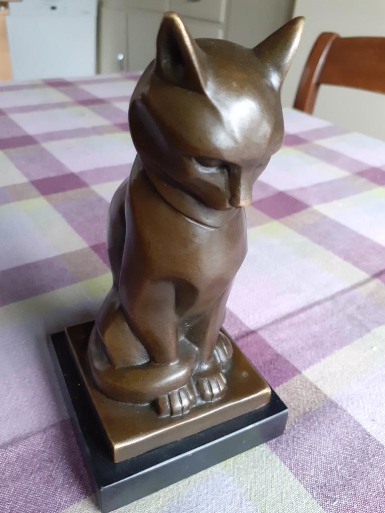 KATTENZITJE IN BRONS GESIGNEERD ART DECO, Antiek en Kunst, Ophalen of Verzenden, Brons