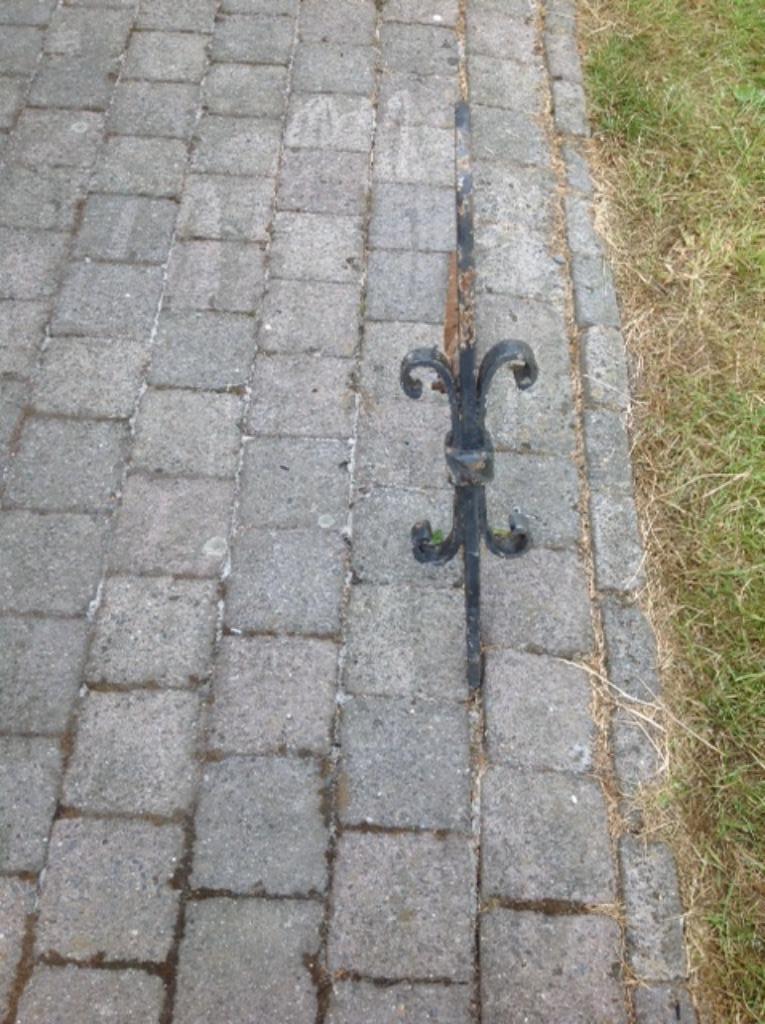 IJzerwerk voor op gevel, Ophalen