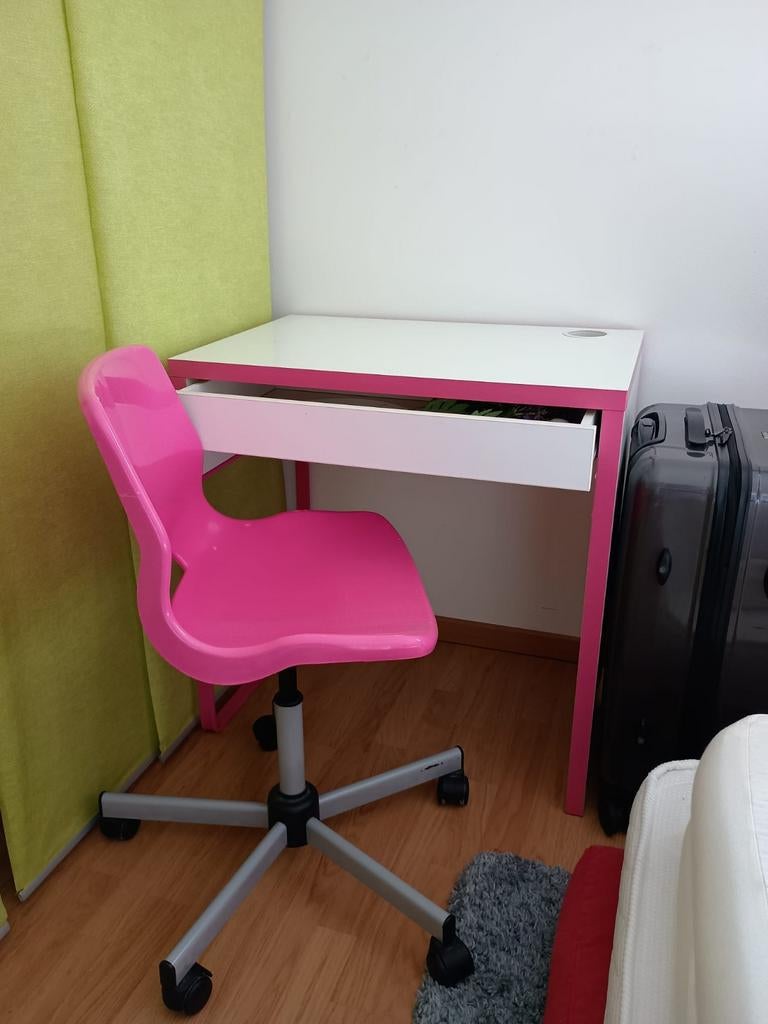 Bureau + chaise fille ikea, Enlèvement, Comme neuf