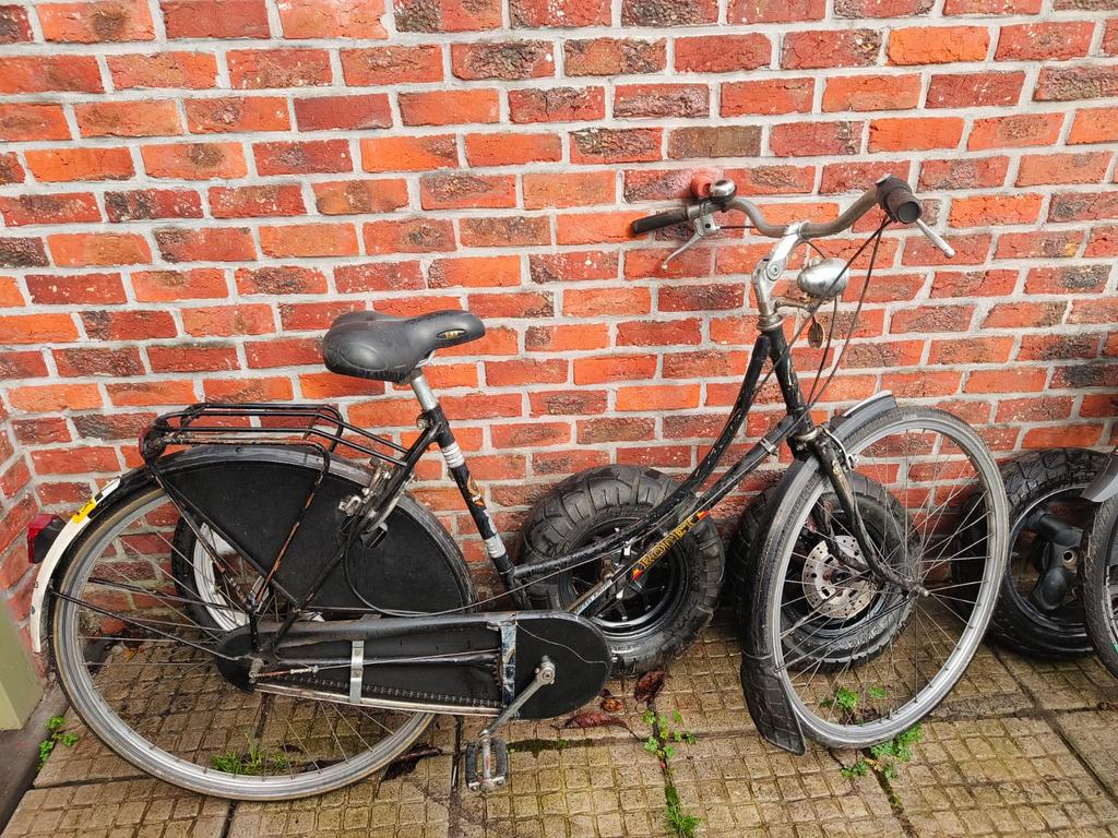 2 stadfietsen/damesfietsen, Fietsen en Brommers, Ophalen, Zo goed als nieuw