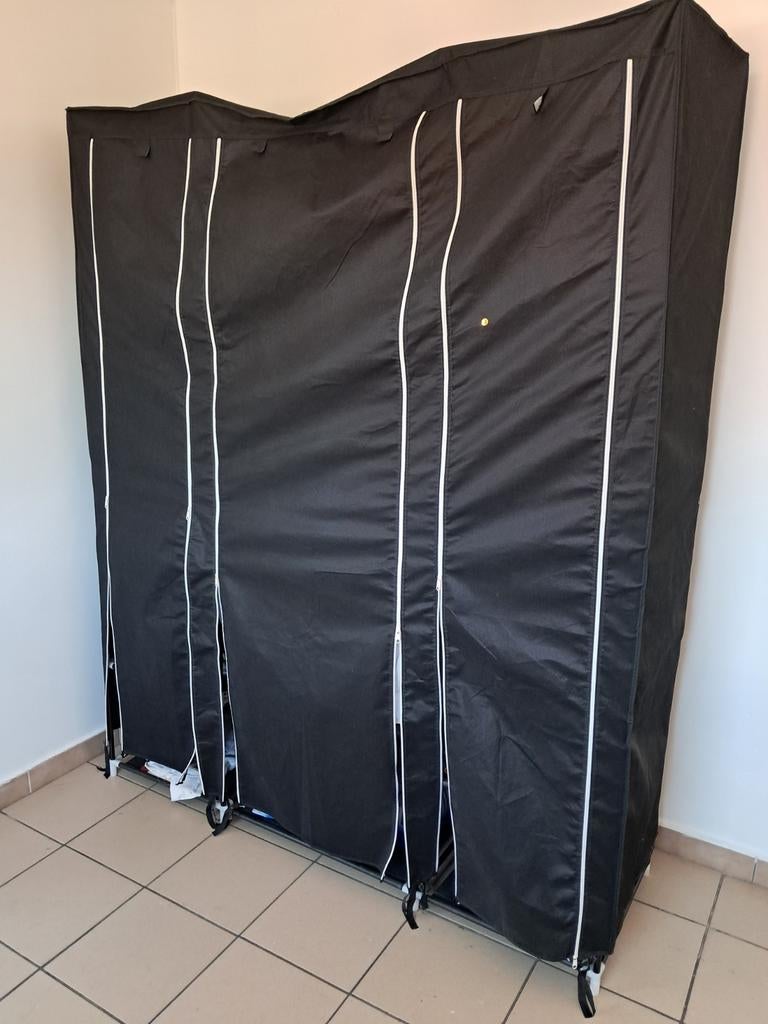 Vend garde robe en tissue, Maison & Meubles