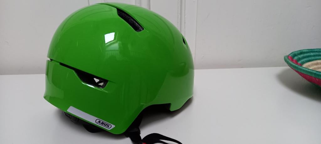 ABUS fietshelm voor kinderen — Veiligheid en comfort, Fietsen en Brommers, M, Jongen of Meisje, Ophalen of Verzenden, Zo goed als nieuw