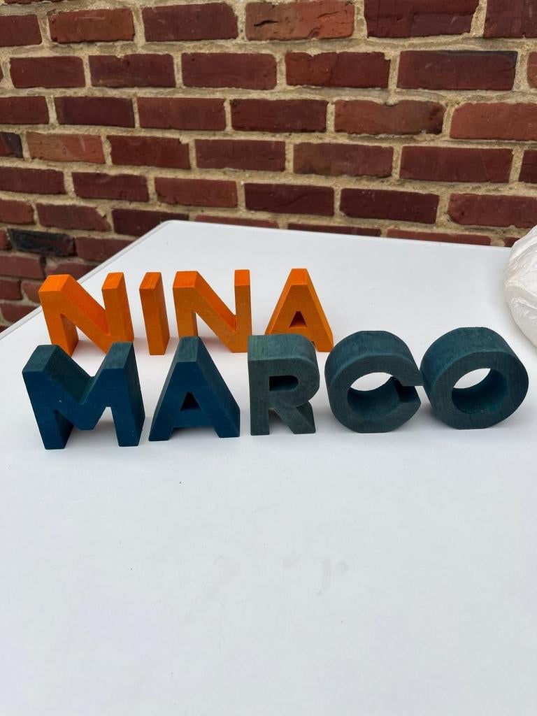 Nina Marco (houten letters), Enlèvement ou Envoi